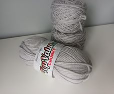 Yarn: James Brett Chunky 260g