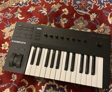 Midi Controller Komplete Kontrol A25