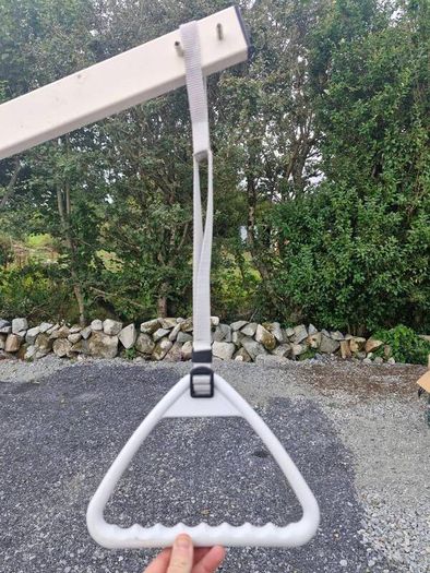 freestanding patient lifting pole