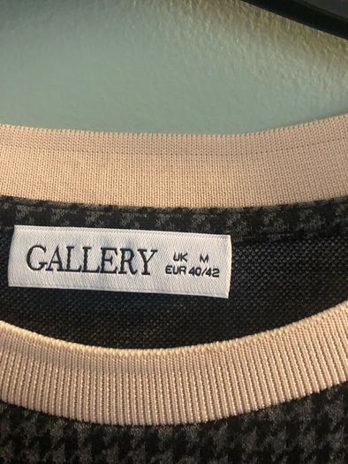 gallery jumper