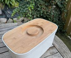 Joseph Joseph Bread Bin with Removable Bamboo Chopping Board Lid-White, 6 L