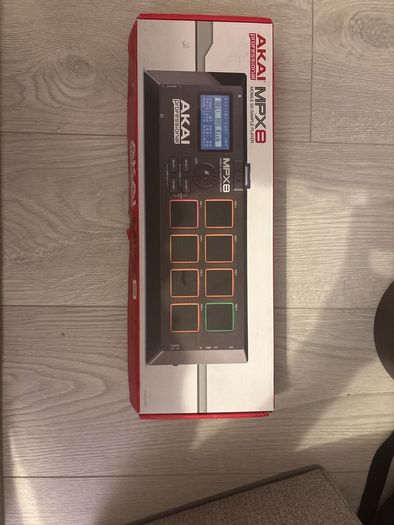 Akai Professional MPX8 Mobile SD Sample Player
