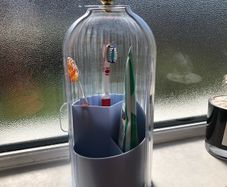 Desk or toothbrushes organiser