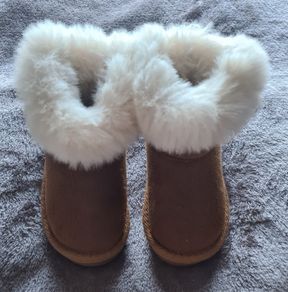 Girls tan ugg boots