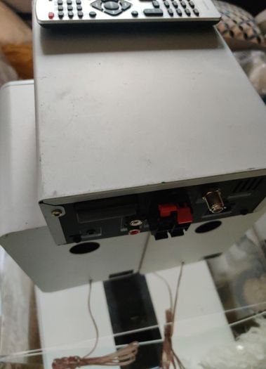 Soundstreom amplifier speaker with remote control