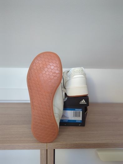 New Adidas, uk1