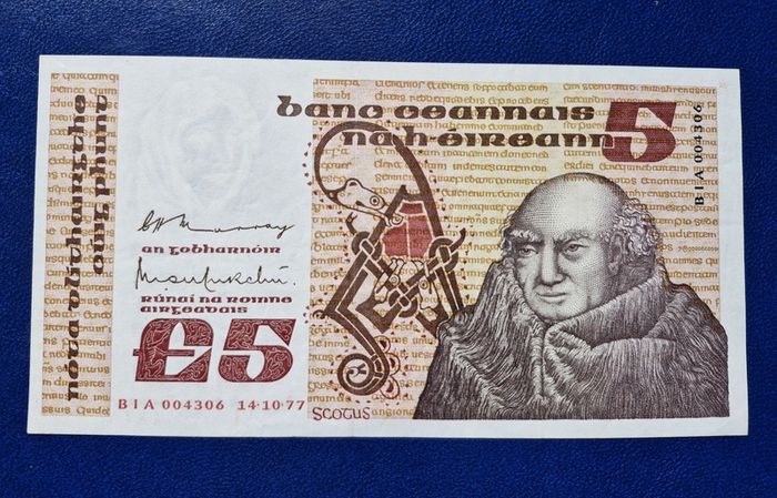 Ireland 5 Pound 1977 Banknote