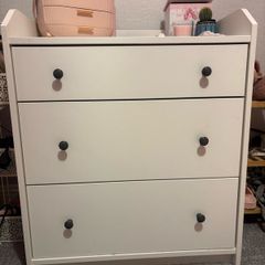 chest of drawers