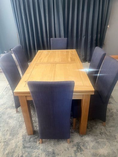 Extendable Oak Dining Table