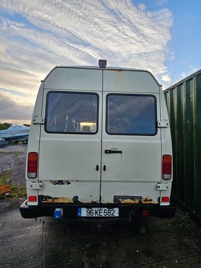 Mercedes 410D Camper