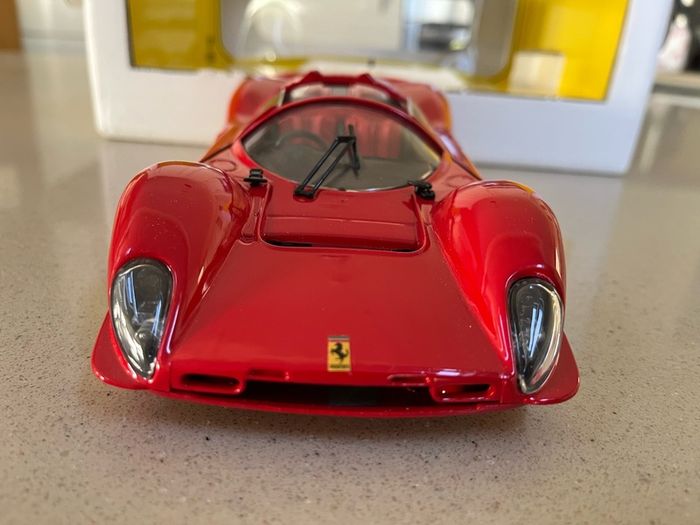 Ferrari 330 P4 1/18 Jouef