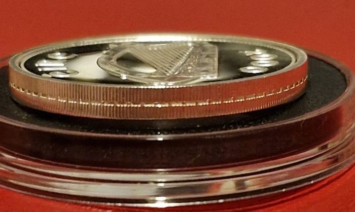 Ireland Piedforte Silver Proof 2000 Millennium 1 Pound Coin in Original Case with COA