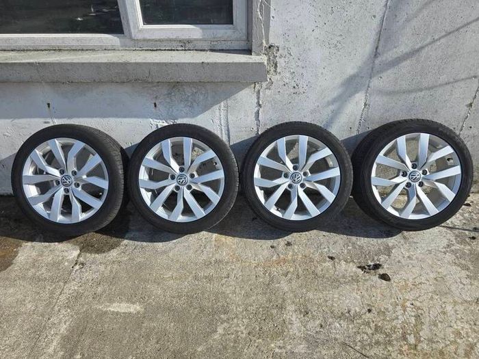Genuine Volkswagen 17" Alloy Wheels & Nexen N'Fera SU1 Tyres (225/45/R17)
