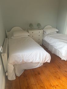 2 single beds