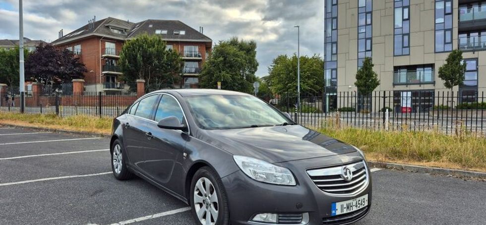 Vauxhall Insignia 2011