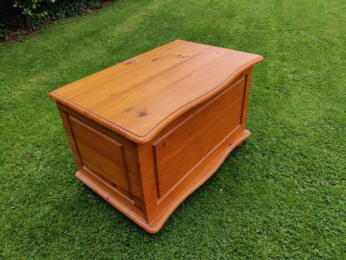Pine Blanket Box