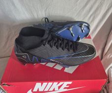 Nike Air zoom mercurial 9 shadowpack,size 9 but small fitting i am an 8 they fit perfectly