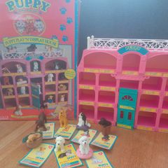 Vintage Puppy in my Pocket play n display house