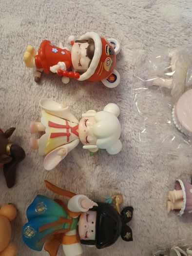 Anime figure bundle