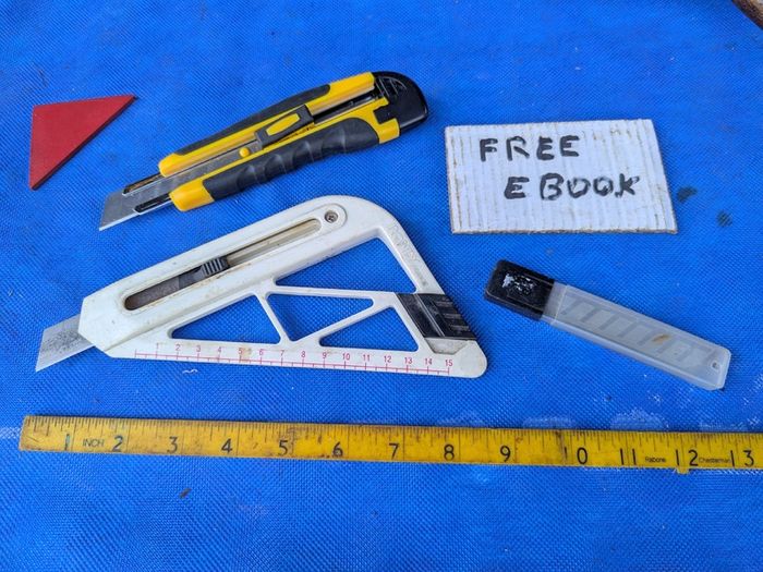 2 Retractable Utility Knives