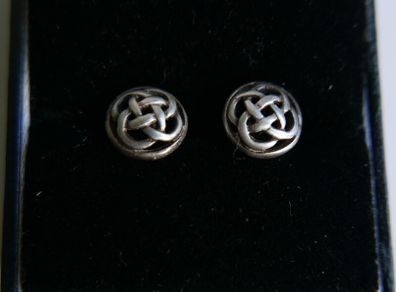Vintage Triquetra Celtic Sterling Silver 925 Stud Earrings 1,61g