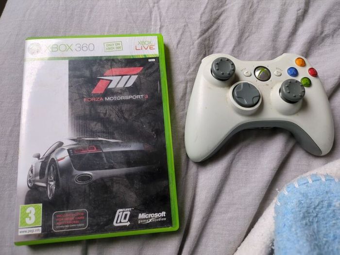 Xbox360. console, official steering wheel + games