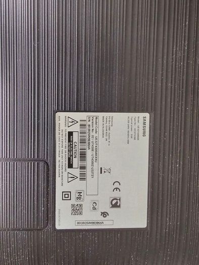 Samsung 32 inch LED smart TV, working but screen broken, can be repaired or for parts,