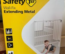 Safety 1st Baby Gate