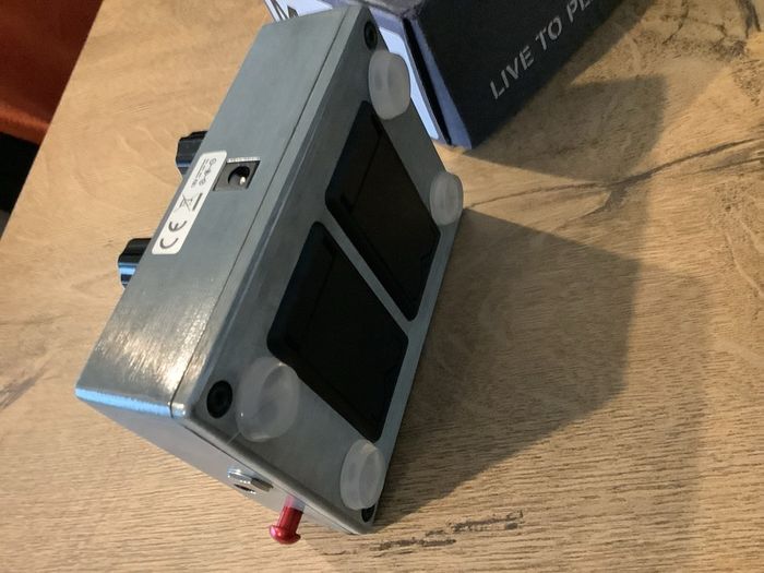 MXR M181 Bass Blowtorch pedal box