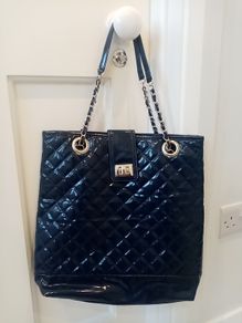 Ladies shoulder bag