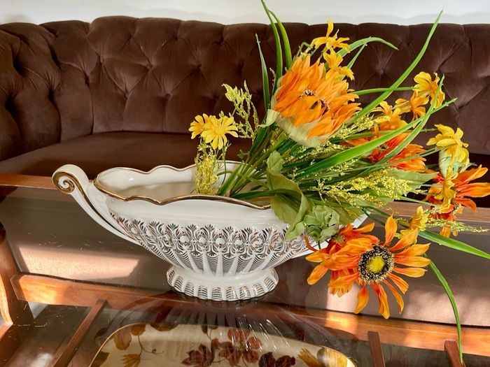 Stylish Vintage Sadler Ceramic Tulip Mantle Vase