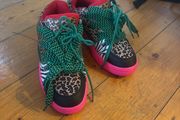 New ladies size 6 runners