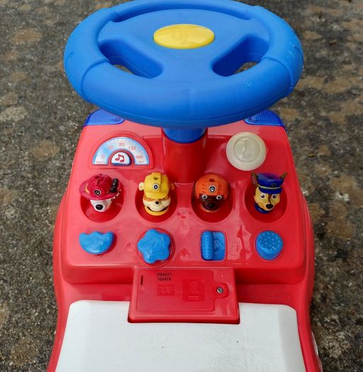 Paw Patrol Rescue Ride On Car (used).