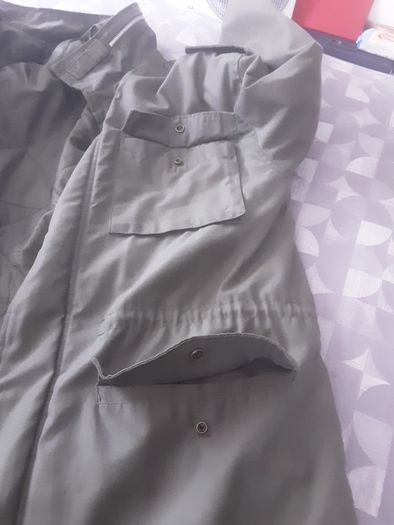 Parker Style Jacket/Size: Large.. "SALE" Heavily Reduced Price