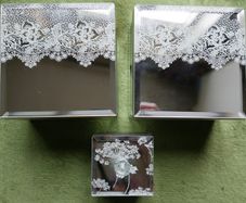 Trinket Jewellery Box Mirrored Glass White Lace Floral Pattern (30 Each)