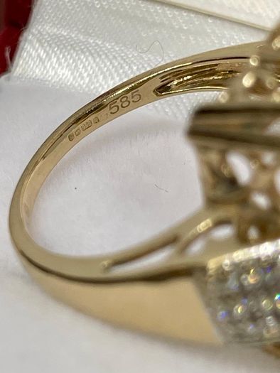 Gold Ring from the Tomas Rae collection, made of 14k Gold