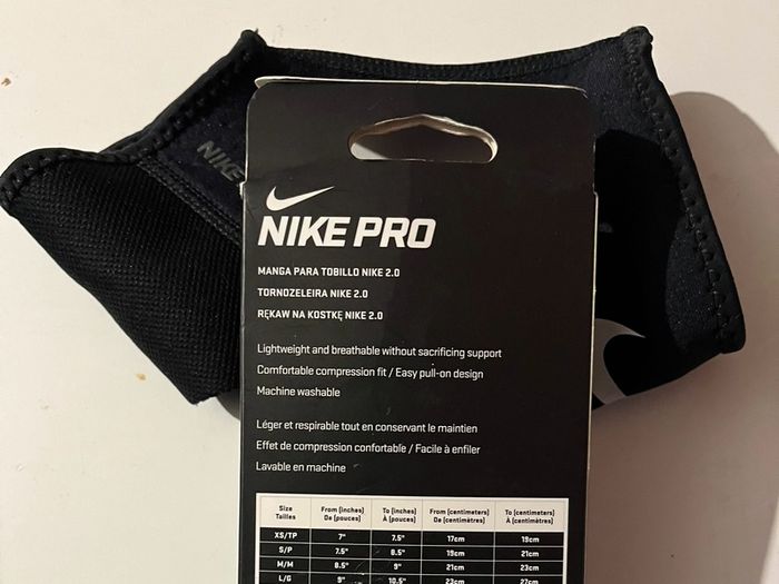 Nike pro ankle sleeve protector size large