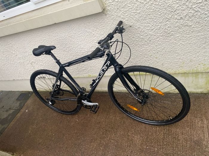 Felt hybrid disc breaks 28 inch wheels 24 speed 21 inch