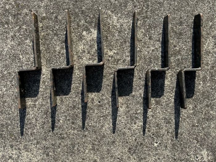 Steel angle brackets