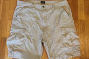 Levis Cargo Shorts (W38)