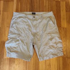 Levis Cargo Shorts (W38)