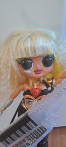 Omg LOL doll "Remix Fame Queen"