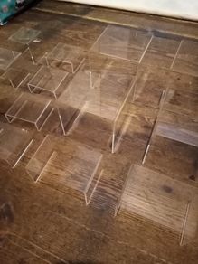 19 Figurene stands