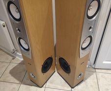 M-audio Floor standing speakers