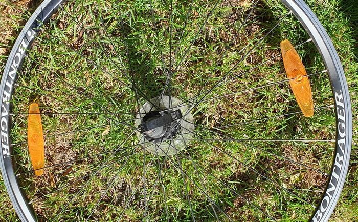 Bike wheel bontrager