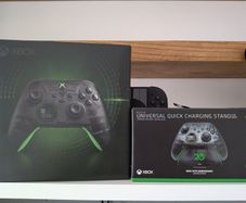 Xbox 20th anniversary controller and charging stand