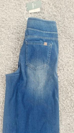 Halara soft and stretchy jeans. Super soft
