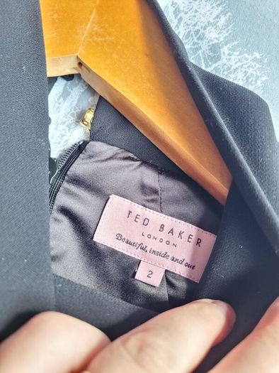 Ted baker black and white Ciena crepe pleated cocktail swing dress