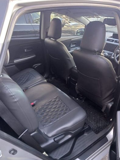 Toyota prius alpha 5 seaters 161-D-
