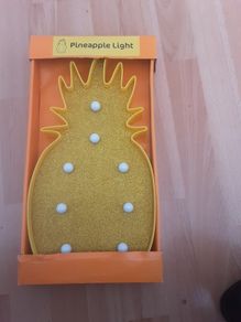 Light/Pineapple Light ..Size: 15" x 9" .. Price Drop with Batteries